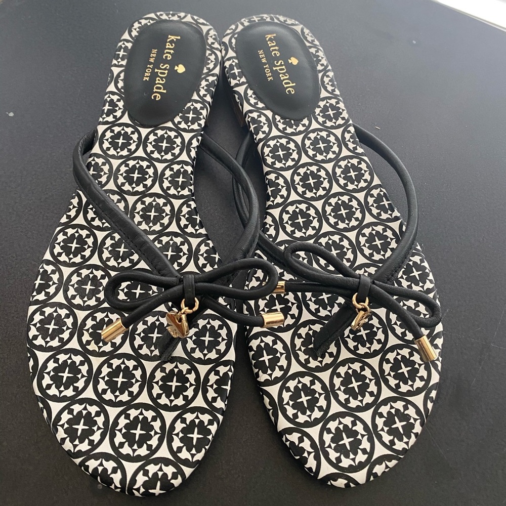 Kate Spade Mistic Wm Size 8 Black/White flip/flop